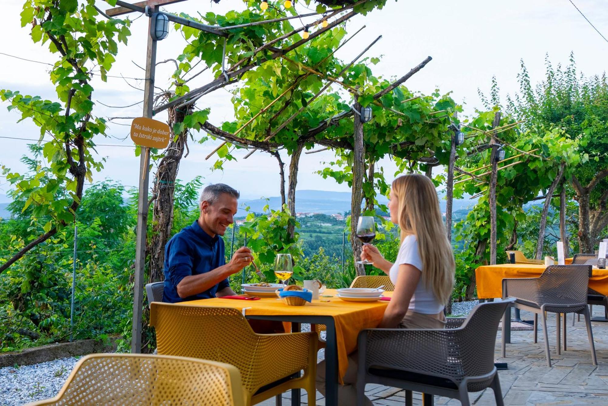 Glamping Green Istria Tiny Houses Truške Exteriör bild
