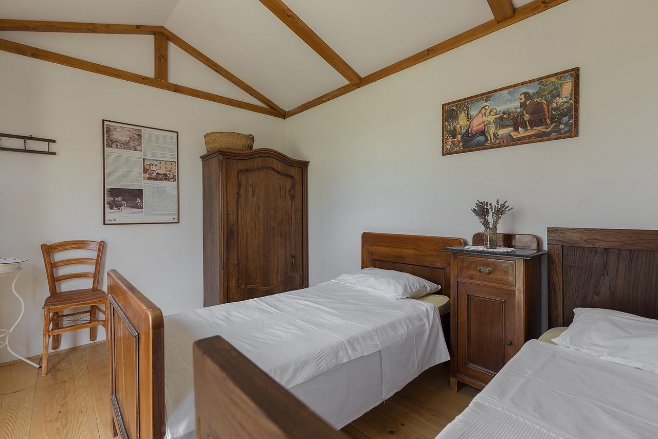 Glamping Green Istria Tiny Houses Truške Exteriör bild
