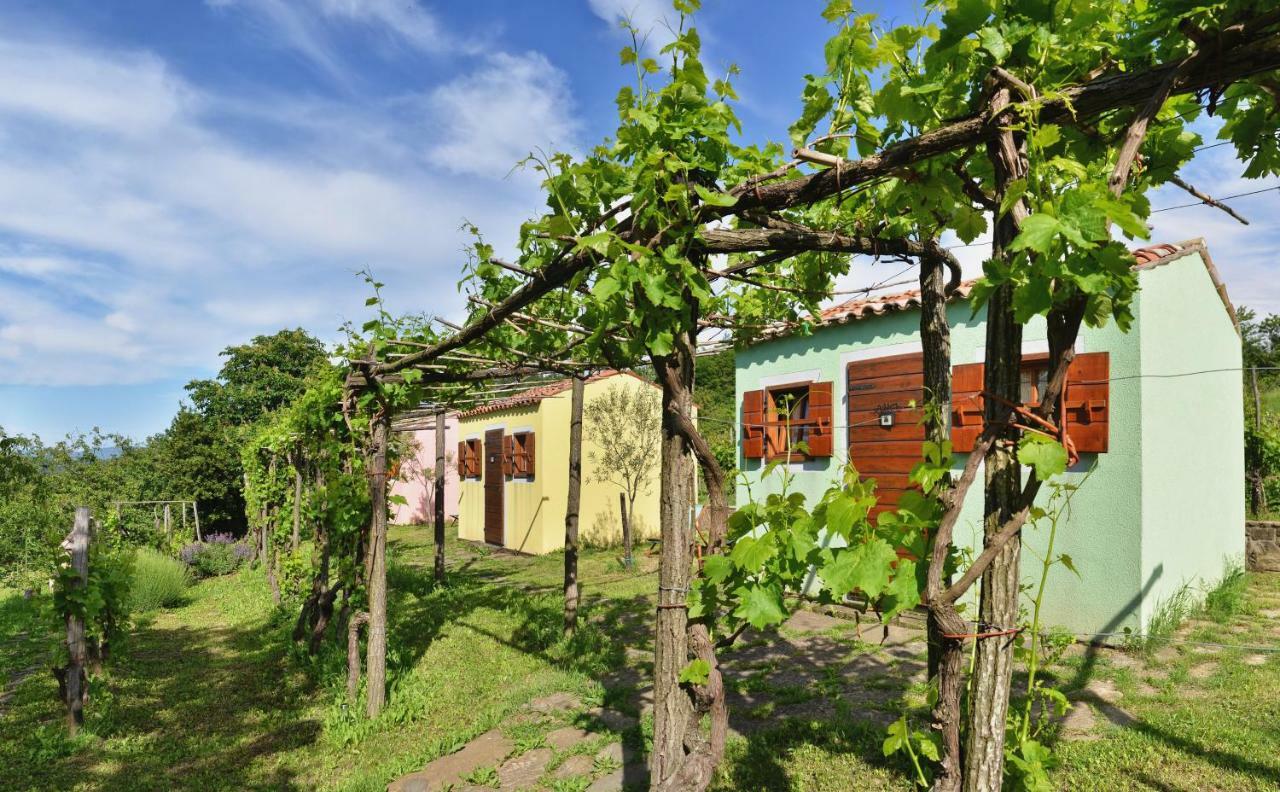 Glamping Green Istria Tiny Houses Truške Exteriör bild